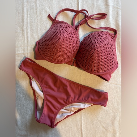 Shade & Shore Mauve crochet bra bikini top with matching bottoms - Picture 3 of 9